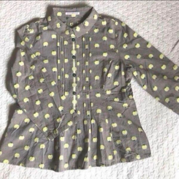 【美品】Lover's Birthday ラバーズバースデー シャツ りんご柄 ブラウス