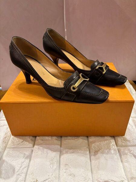 #ルイヴィトン#ブラウンレザー#ステッチパンプス #LV装飾金具付き#37.5