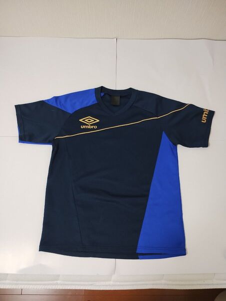【119】umbro アンブロ メンズ 半袖Tシャツ スポーツウェア Sサイズ