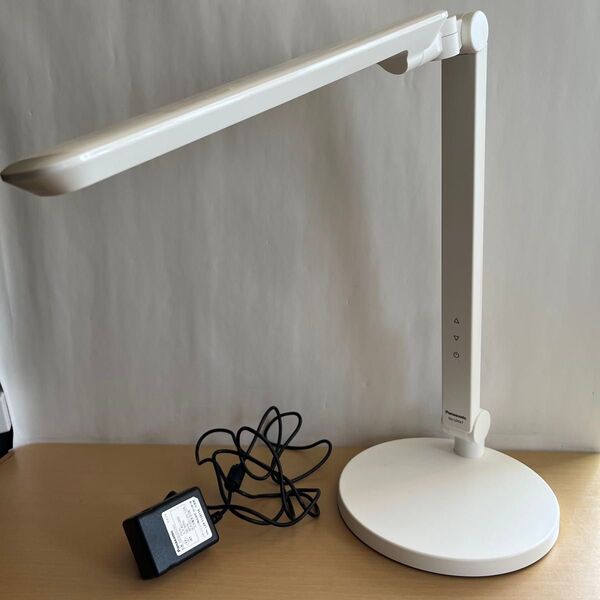 LEDデスクスタンド SQ-LD527-W (ホワイト仕上)