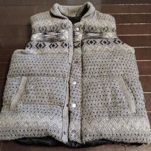 UNIVERSAL LANGUAGE ダウンニットベスト