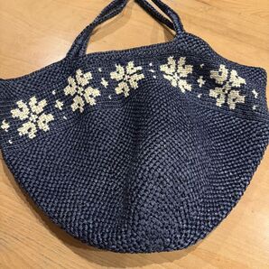 ネイビーのバッグ カゴバック