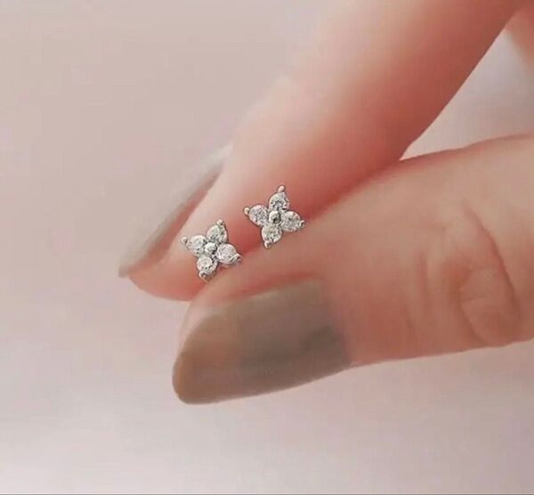 ピアス 四つ葉のクローバー シルバー