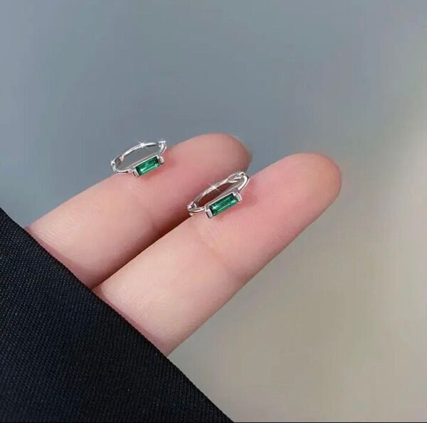 ピアス エメラルド フープピアス