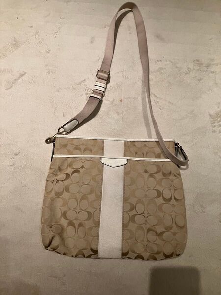 COACH コーチ ショルダーバッグ シグネチャー ベージュ ホワイト