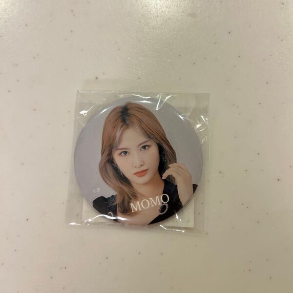 twiceモモ缶バッチ 4TH WORLDTOUR