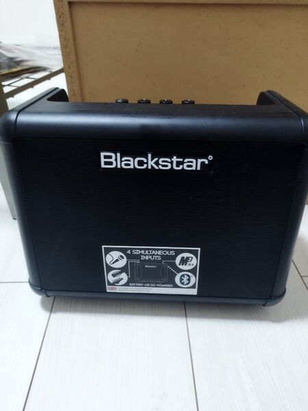 ストリート演奏に最適!BLACKSTAR SUPER FLY BLUETOOTH 弾き語りアンプ 電池駆動可能 ギターアンプ