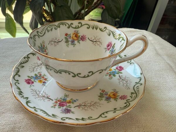 Grosvenor China アンティーク 花柄 ティーカップ・ソーサーセット