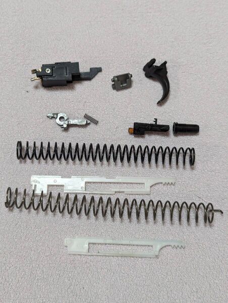 LCT AK系電動ガン用内部パーツ Ver3メカボックス スイッチ・トリガー・カットオフレバー・ノズル・スプリング等