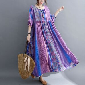 個性的な爽やかカラーのロングワンピース紫と青のエスニック風