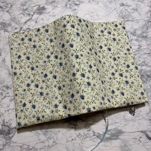 ブックカバー 文庫判 ロージー Liberty