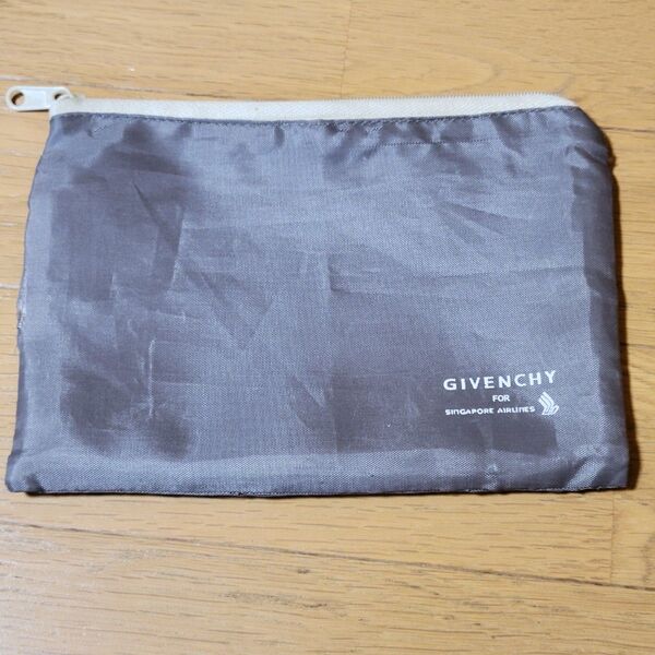 非売品 GIVENCHY シンガポール航空搭乗ノベルティポーチ