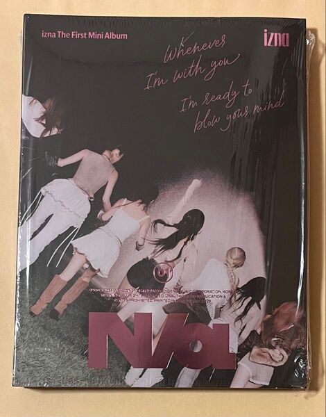 izna イズナ デビュー ミニアルバム N/a na ver. 1点 開封済み トレカ、ポラロイドなし