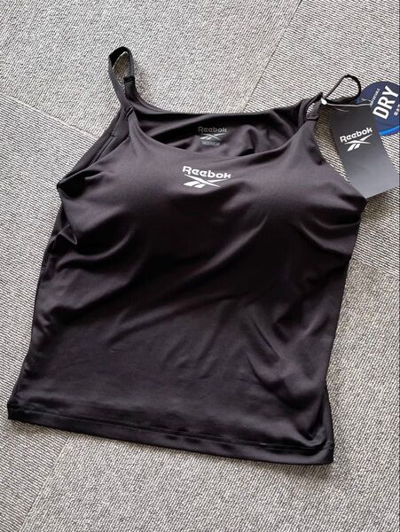 Reebok カップ付きタンクトップ キャミソール ハーフトップ Mサイズ