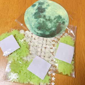 蓄光 ウォールステッカー 月 星 流れ星 インテリア 星 月 流星 光る 星の光 部屋 飾り 壁 子供 プレゼント