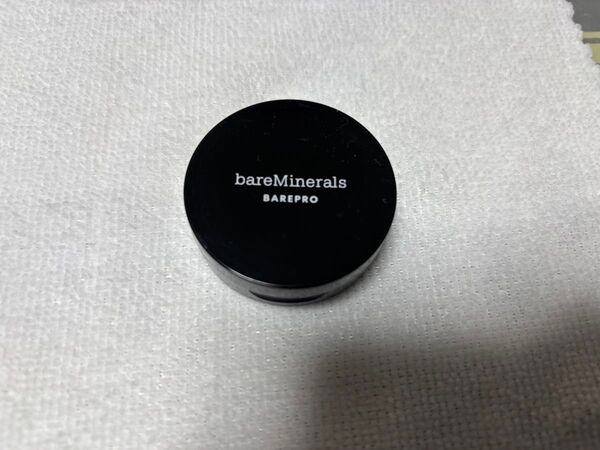 新品 ベアミネラル ベアプロ 16HR パウダーファンデーション ライト25ウォーム