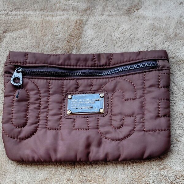 MARC BY MARC JACOBS キルティングポーチ ブラウン