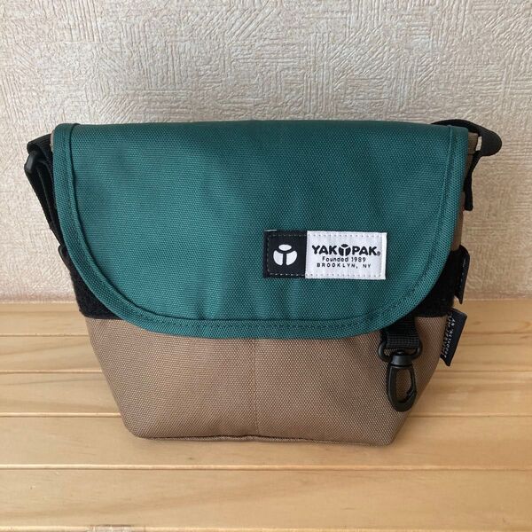 YAK PAK コラボ ショルダー バッグ 2トーンカラー 深緑/ベージュ