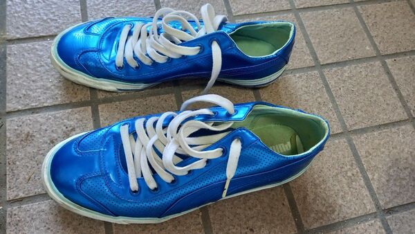 レアカラー Puma メタリック ターコイズブルー スニーカー 光沢加工 26.5 プーマ ランニングジョギング 内履表面剥がれ