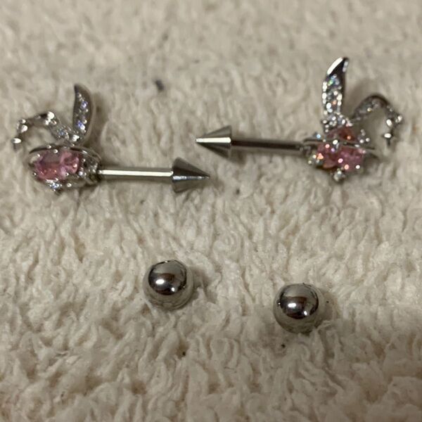 新品 14G ヘリックス ピアス ペア うさぎ バニー ステンレス アクセサリー
