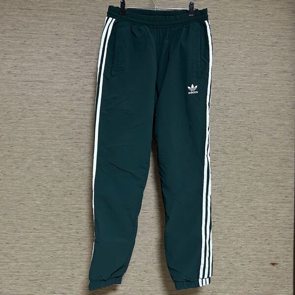 アディダス ナイロンパンツ ピステ ワンポイントトレフォイルロゴ adidas シャカシャカ モスグリーン 古着 E1