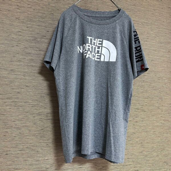 ノースフェイス 半袖ドライTシャツ デカロゴ 子供150 キッズ プリントロゴ グレー 速乾スポーツT 古着 C1