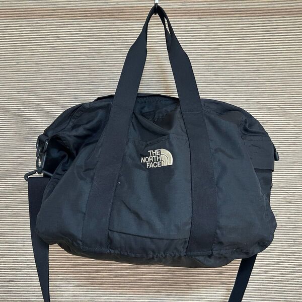 ノースフェイス ボストンバッグショルダーバッグ19L 黒ブラック 刺繍 ワンポイントロゴ カーゴバッグ 古着 E1