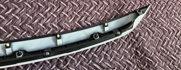 トヨタ純正 フードモール (カラード) ハリアー 60系後期