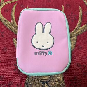 ミッフィー マルチケース 新品未使用