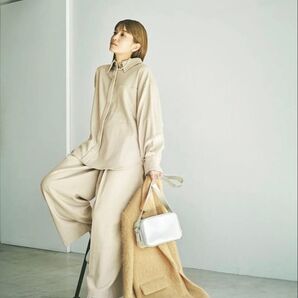 emmi エミ ウールタックワイドトラウザー パンツ ベージュ セットアップ可