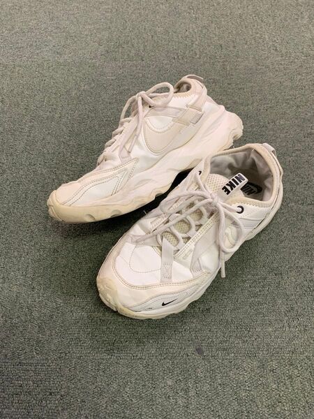 NIKE ナイキ WMNS TC 7900 DD9682-100 24㎝