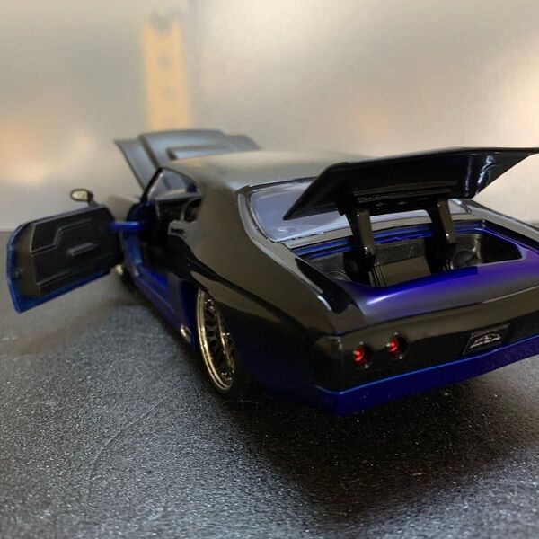 247 美品 シボレー シェベルSS 1/24スケール ダイキャストミニカー ドア/ボンネット/トラック開閉