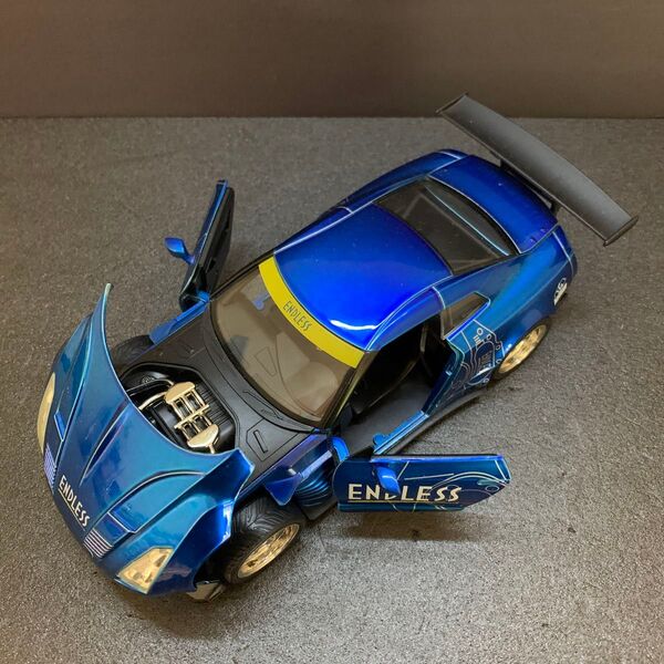 810 美品 ニッサン GTR R35 1/24スケール ダイキャストミニカー エンドレスカラー