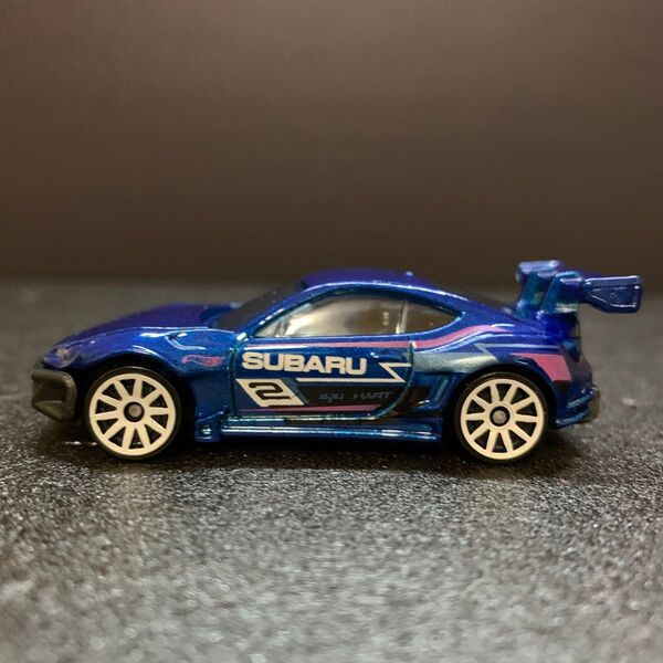 817 スバル BRZ 1/64スケール ダイキャスト ミニカー