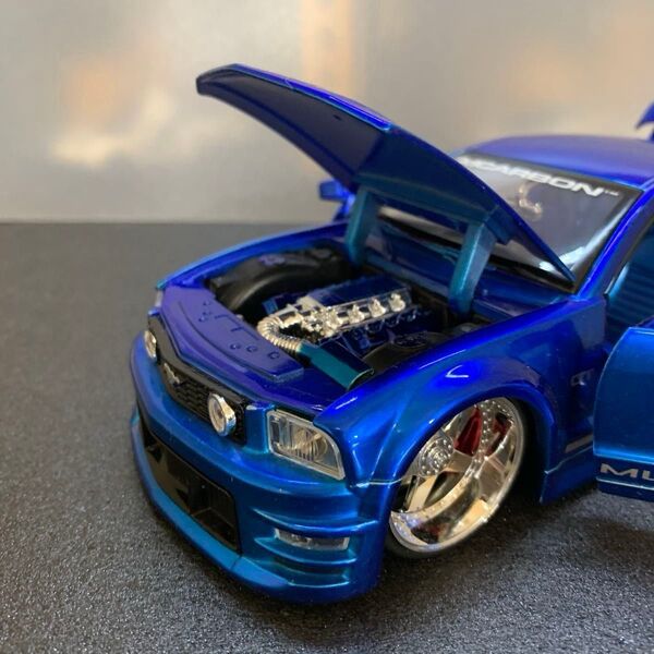 545 美品 フォード マスタング GT 1/24スケール ダイキャストミニカー