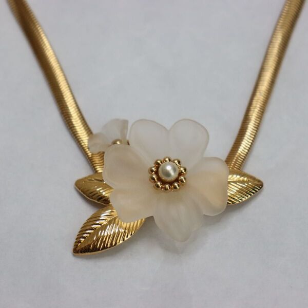 AVON エイボン 80s ゴールドネックレス 花 パールビーズ アクセサリー ペンダント ヴィンテージ