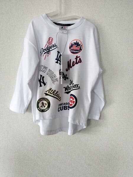 新品 MLBチームロゴ 長袖Tシャツ キッズ 110 メジャーリーグ 野球 白 ロンT