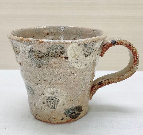 瀬戸焼【マグカップ 椿】コーヒー ティーカップ たっぷり コーヒータイム お湯のみにも 300cc 新品 未使用品 日本製