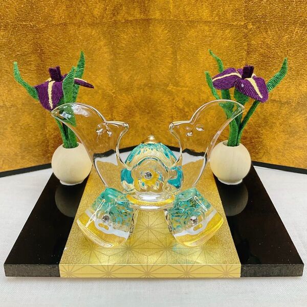 五月飾り【ガラス製兜&屏風&花菖蒲】端午 青 五月人形 5月玄関飾り 端午ディスプレイ 子どもの日 クリスタル兜 新品未使用品