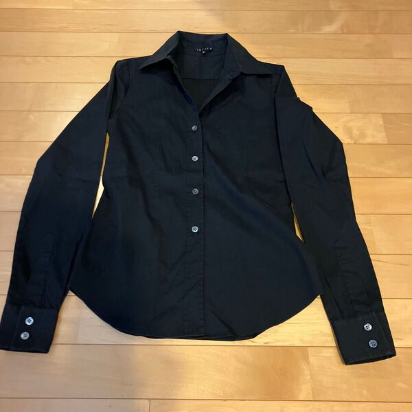 Theory ブラックシャツ