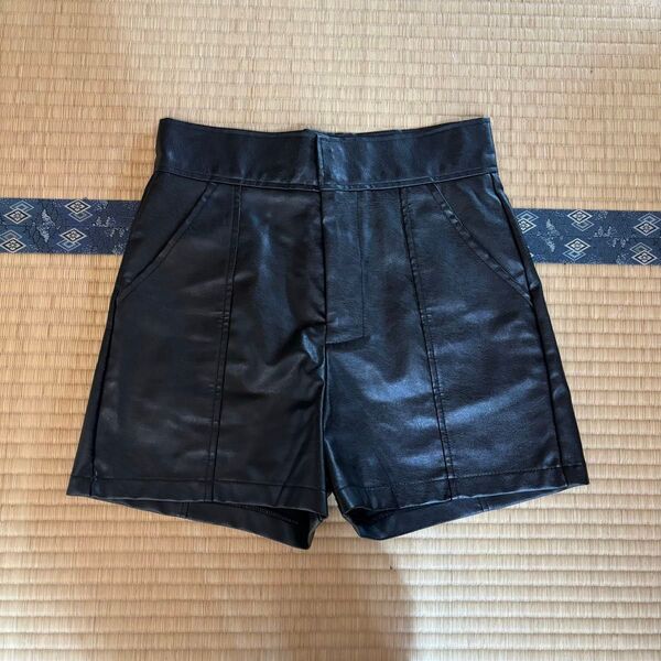 GRL ハイウエストレザーショートパンツ
