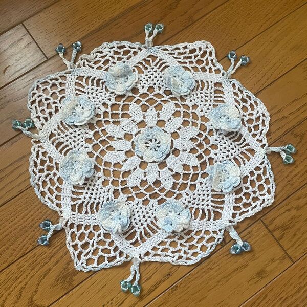 ドイリー ハンドメイド 淡いブルー ビーズ