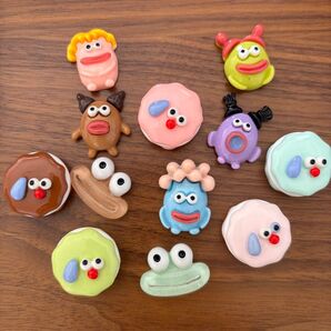 12個まとめ売り デコパーツ モンスター