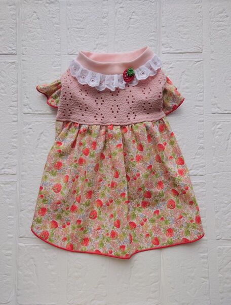 犬服ハンドメイド 春夏ワンピース いちご S