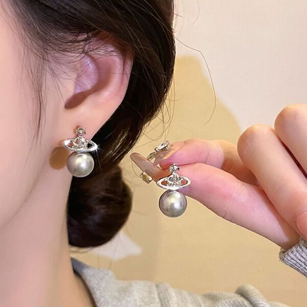 最終価格 パール ピアス グレー 宇宙船 惑星大人気ピアス 大人 上品