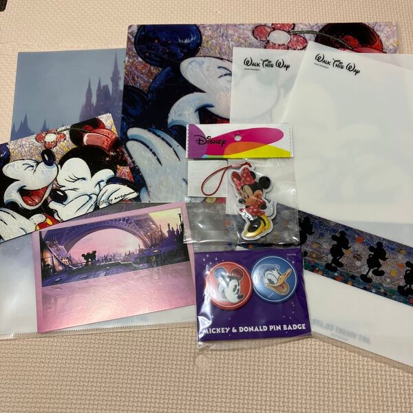 ディズニーグッズ 色々まとめ売り(クリアファイル、ポストカードなど)