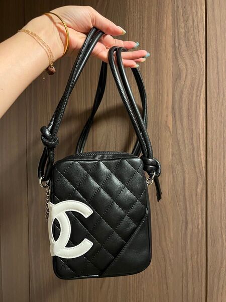 chanelシャネル カンボンライン ショルダーバッグ ブラック×ホワイト