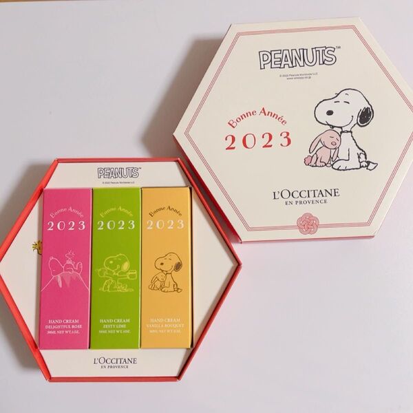 未使用品》ロクシタン スヌーピーニューイヤー ハンドクリームトリオ 2023年 L'OCCITANE