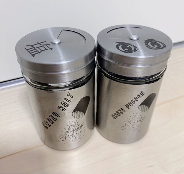 ソルト&ペッパー 塩 胡椒 スパイスボトル セット オリジナル レーザー加工 料理 キッチングッズ ユニーク おもしろアイテム