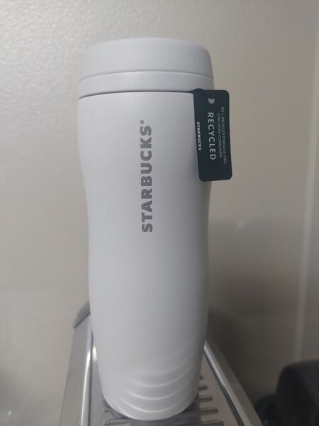 スターバックスコーヒー カーヴドリサイクルステンレスボトルマットホワイト355ml 新品未使用